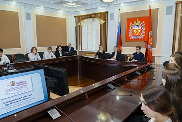 Один час в кресле депутата